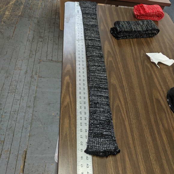 black with silver metallic lurex kd dance leg warmer multiple lengths - Picture 4 of 4